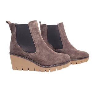 Diba True Nir vana taupe suede wedge pull on boots